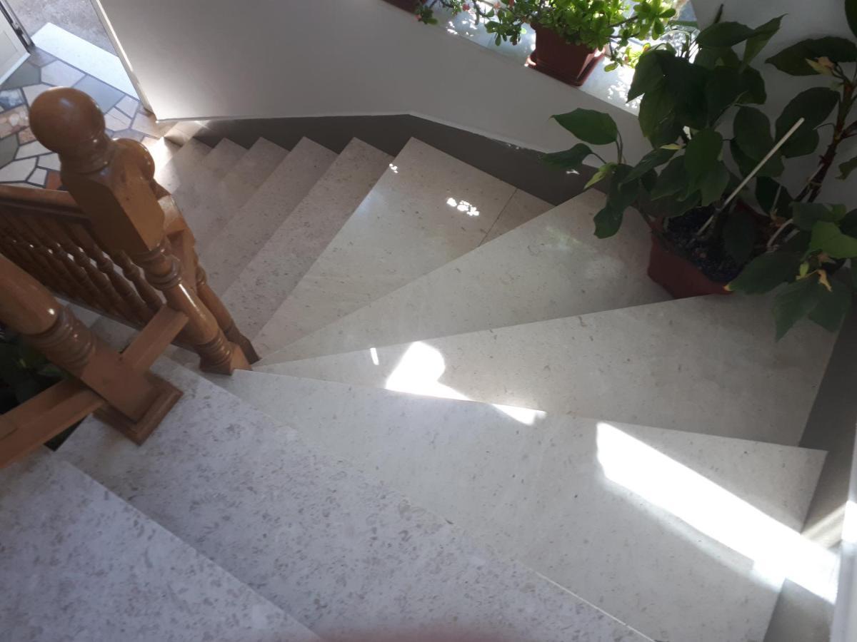 Apartman Emilio Baška Voda Extérieur photo
